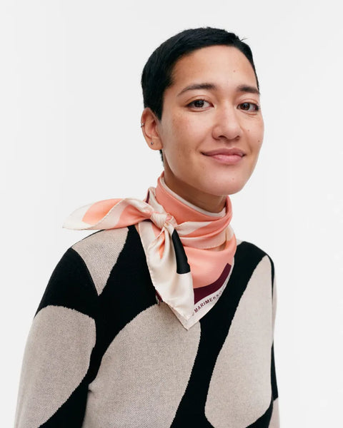 Marimekko Lauhtua Unikko Scarf – Irma's Finland House