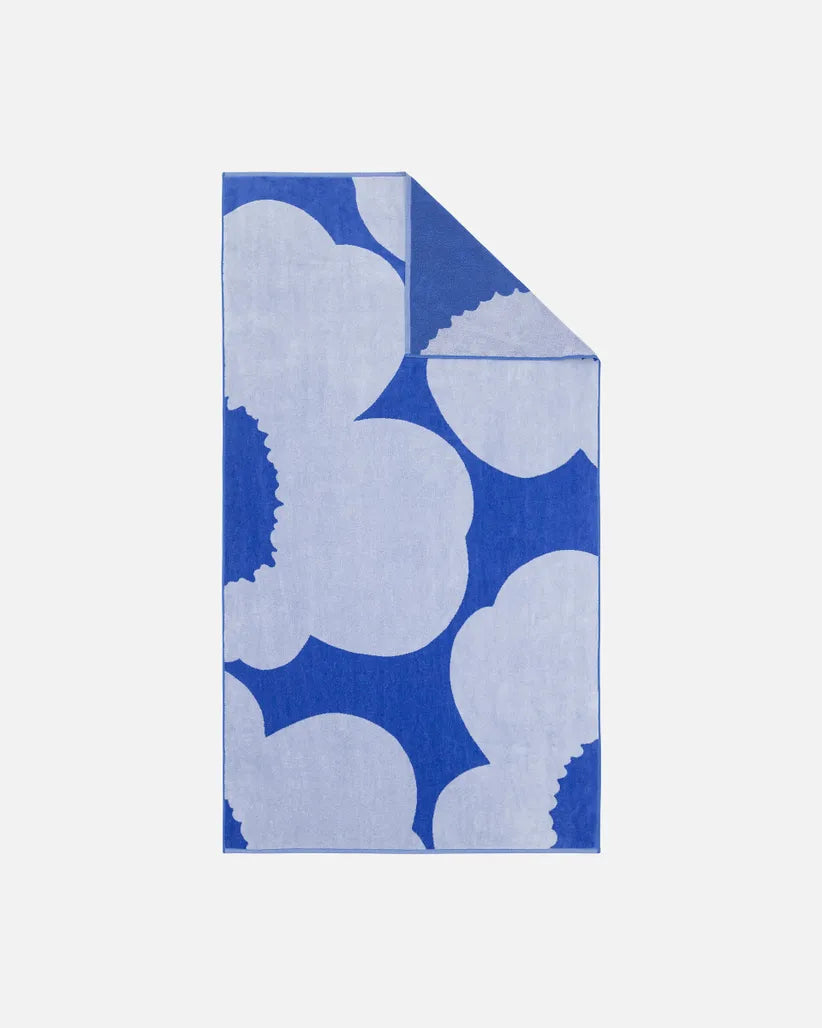 Marimekko Iso Unikko Bath Towel, Blue/Blue Lilac – Irma's Finland