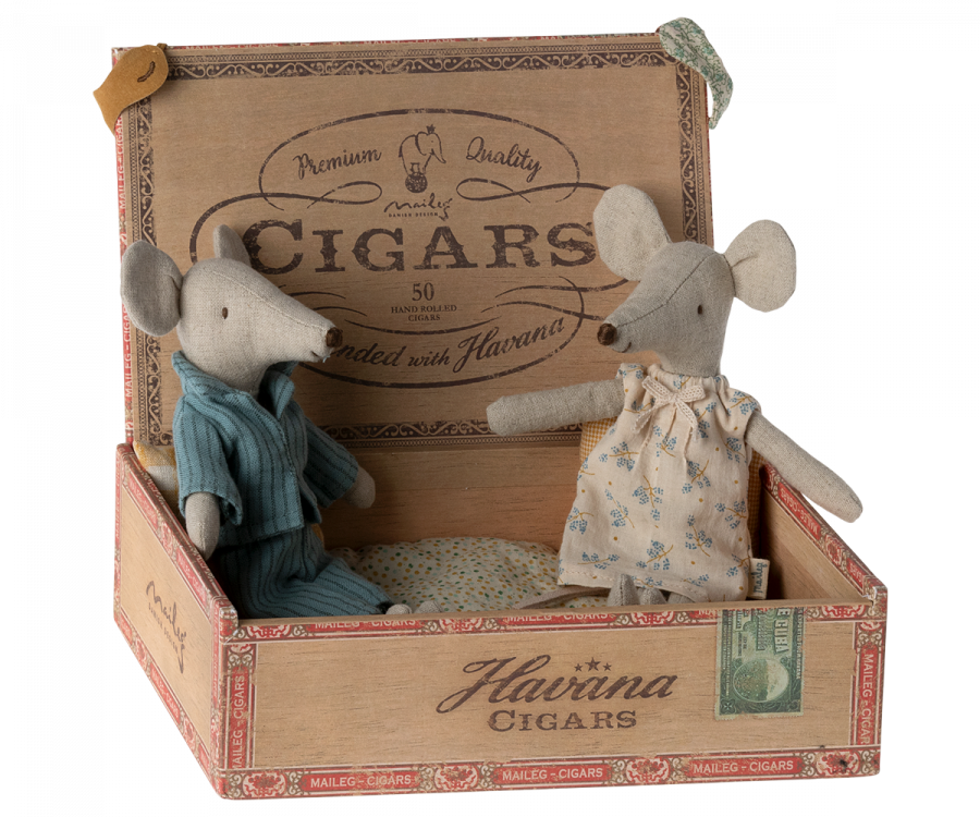 Maileg Mom and Dad Mice in Cigarbox
