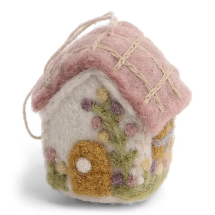 En Gry & Sif Felt Spring House