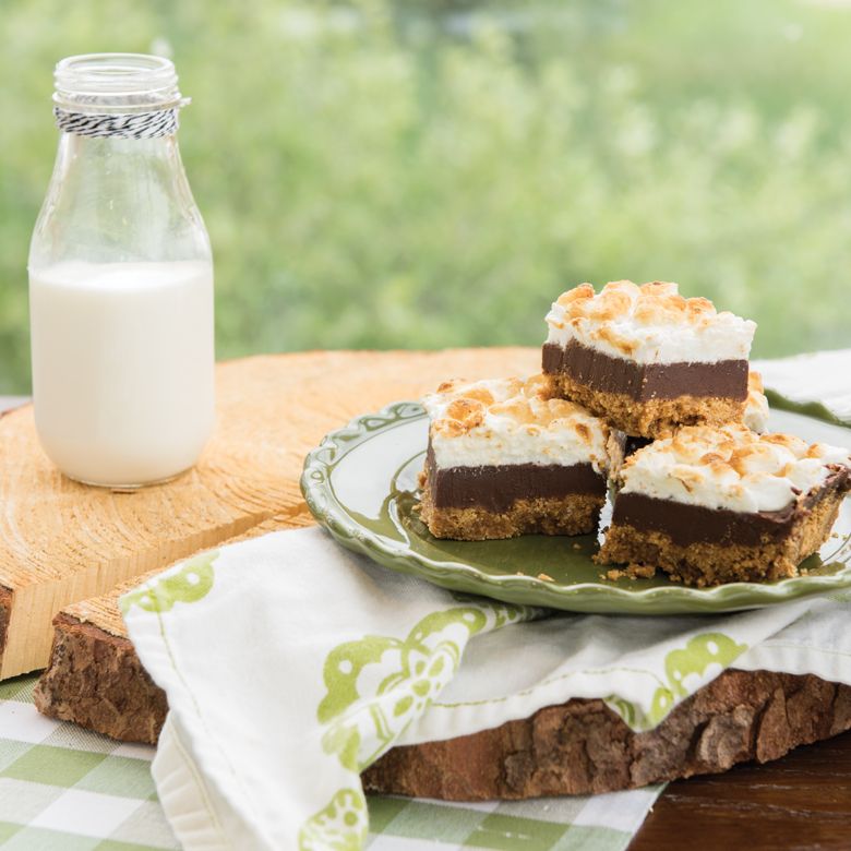 Nordic Ware Covered Square Cake Pan with Lid