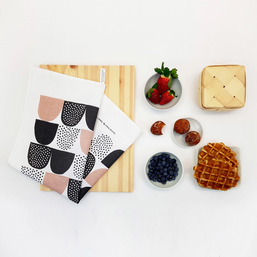 Kauniste Pink Graphic Kitchen Towel